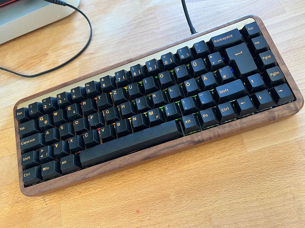 MU01 Wooden Keyboard