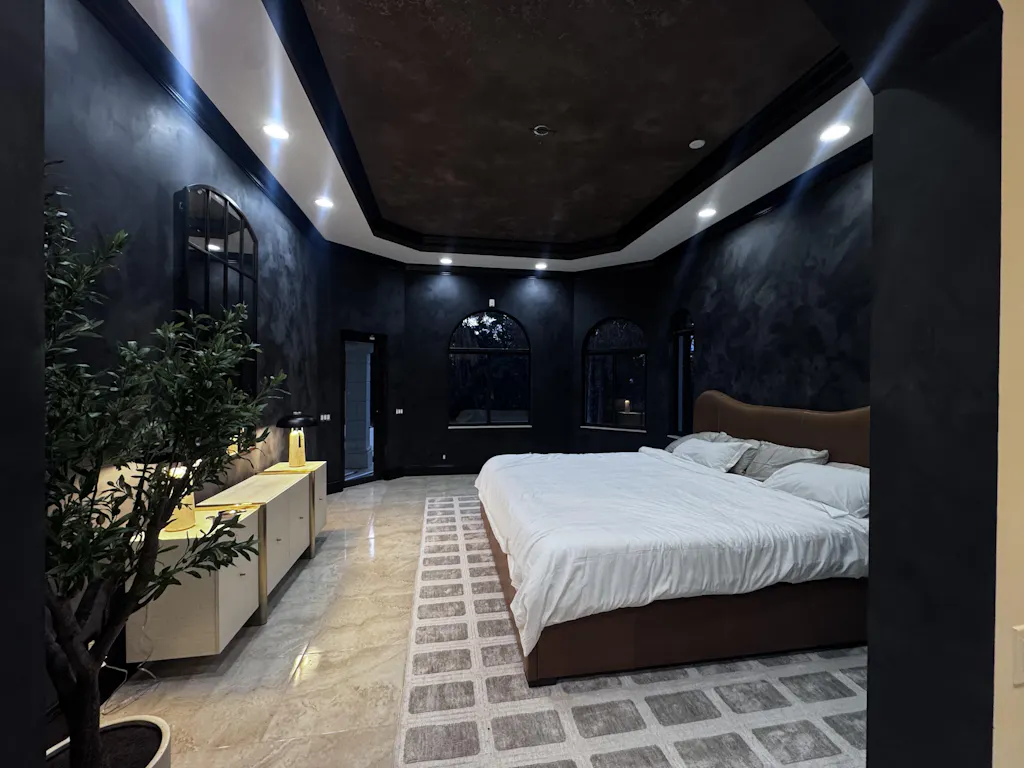 Wave Leather Bed