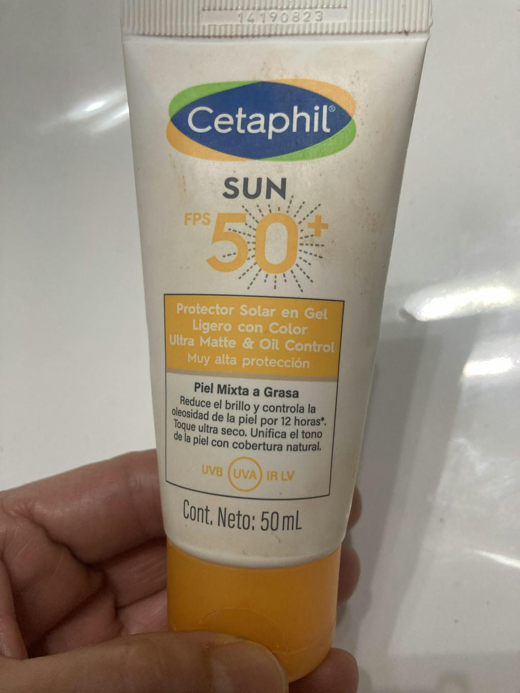 Cetaphil Sun Oil Control Protector Solar con Color FPS 50+ 50ml.