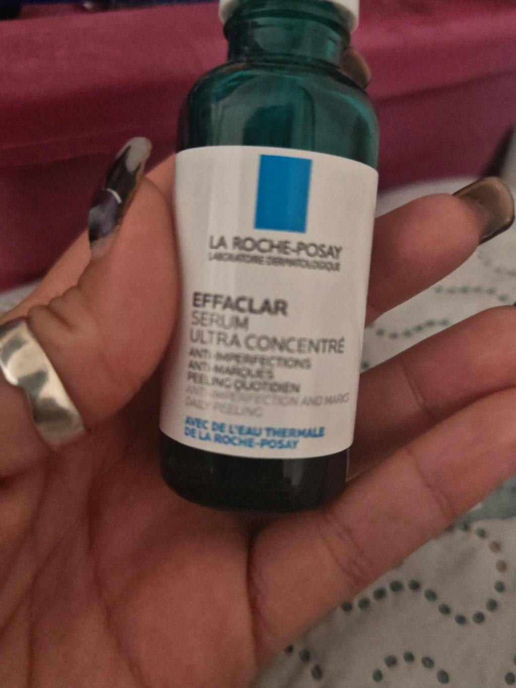Kit La Roche-Posay Effaclar Sérum Ultra Concentrado 30ml. + Effaclar Gel 50ml. + Hyalu B5 Sérum 10ml. + Anthelios UV Mune 400 FPS50 + Oil Control Fluido 3ml.