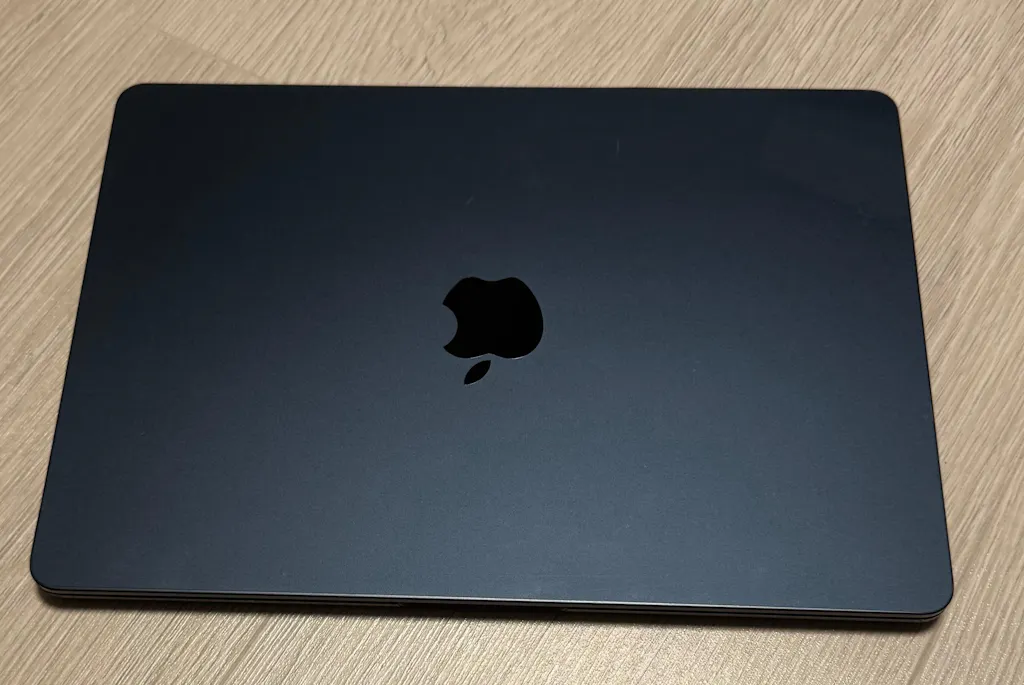 Apple MacBook Air M4 13-inch 2025 folie protectie Alien Surface