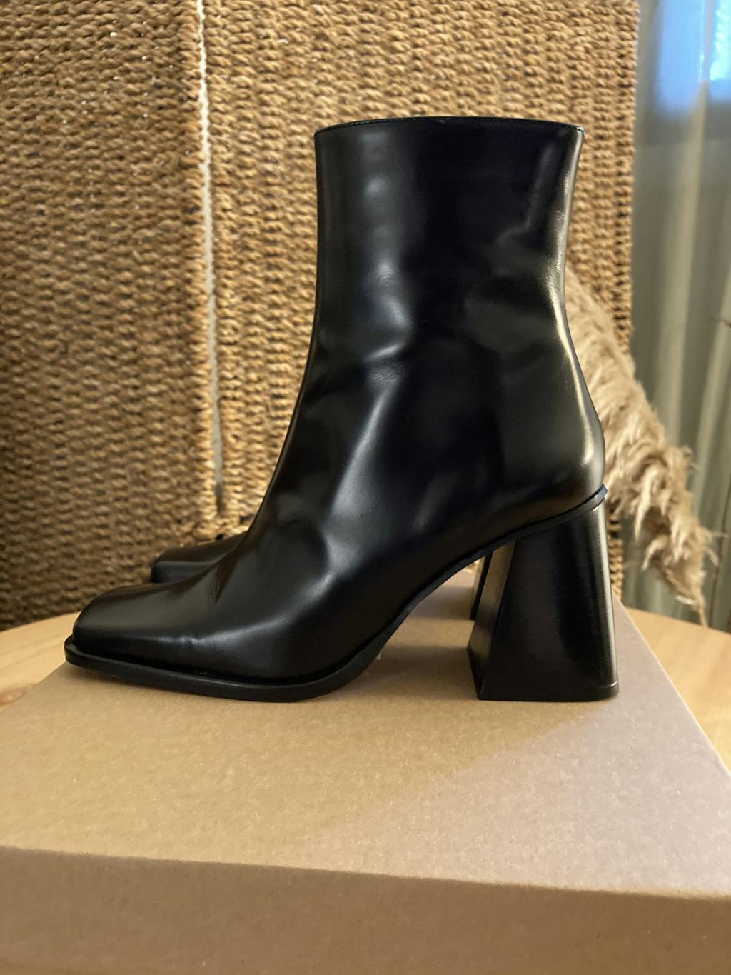 South Black Leather | Ankle boots with block heel – ALOHAS