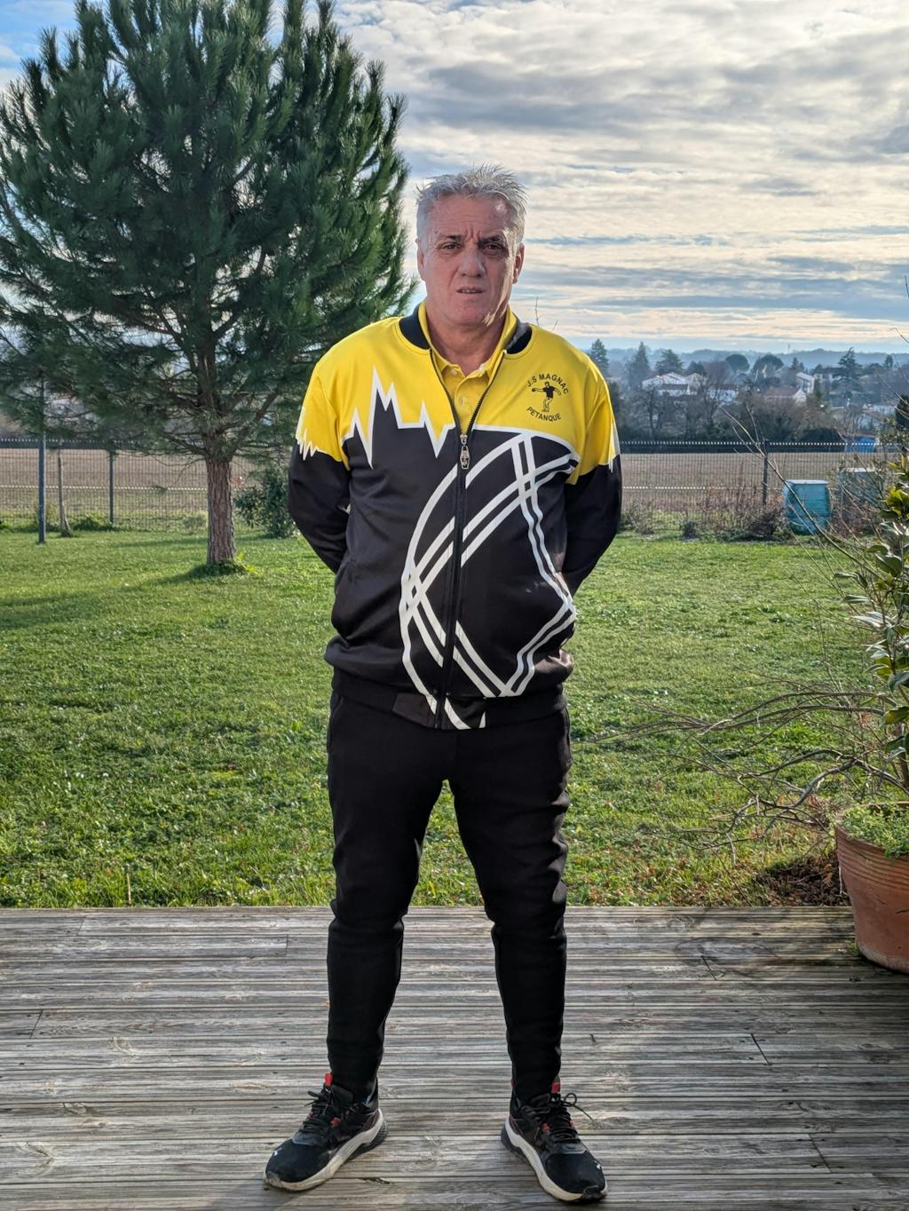 Polo / Veste pétanque personnalisable noir jaune – logo & prénom