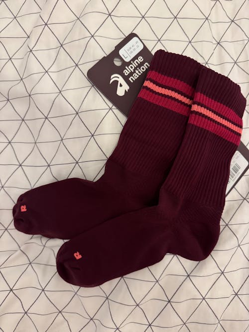 Summit Hike Crew Socks - Wild Berry