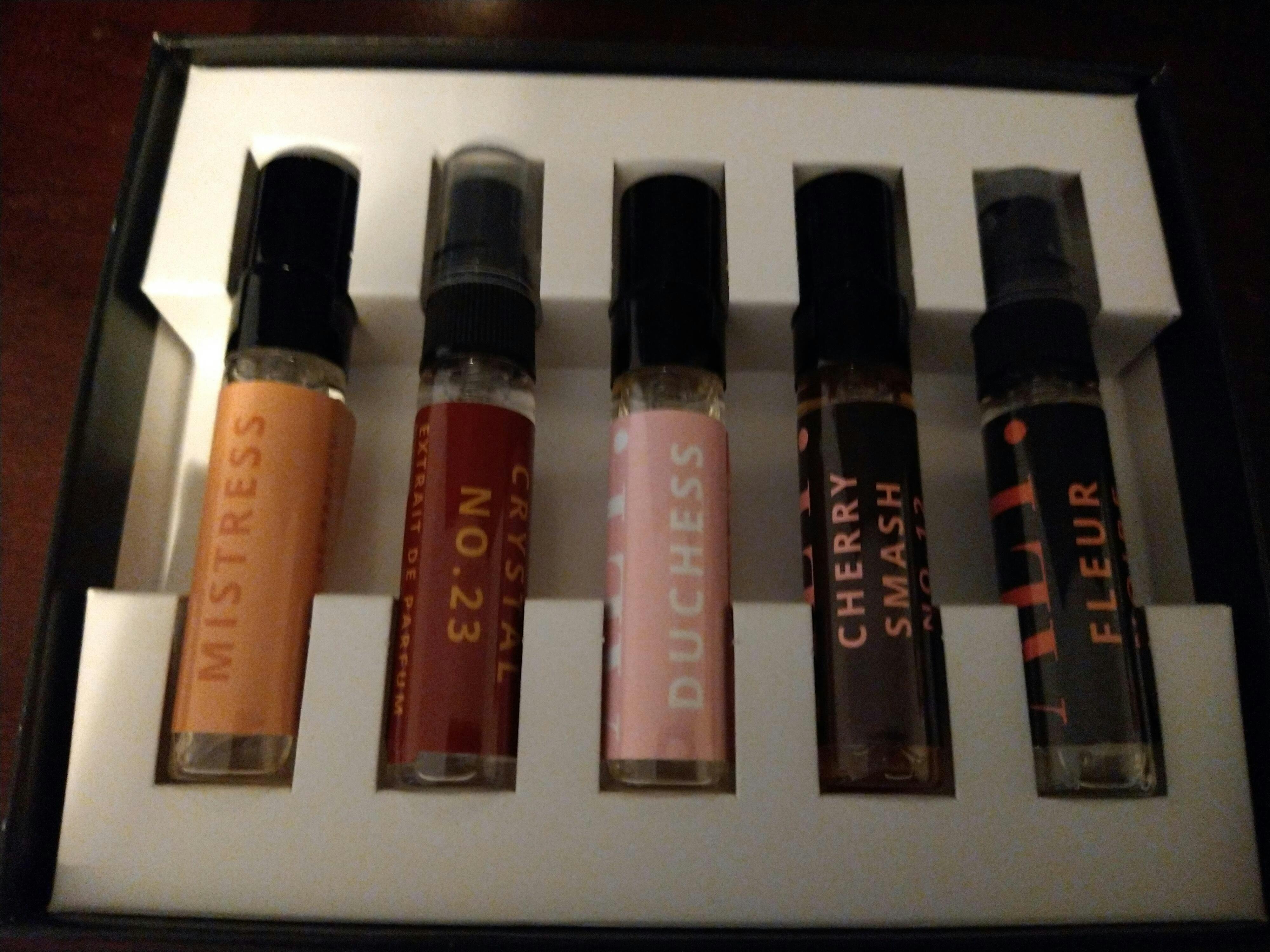 Womens Fragrance Sample Set ALT. Fragrances