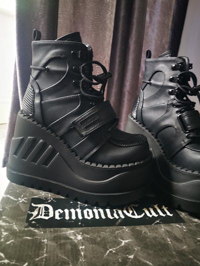 DemoniaCult Stomp 13 Womens Platform Ankle Length Boots