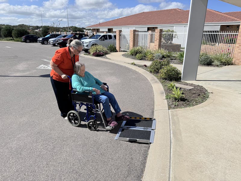 Altus Portable Aluminum Folding Wheelchair Ramp 61CM 2FT