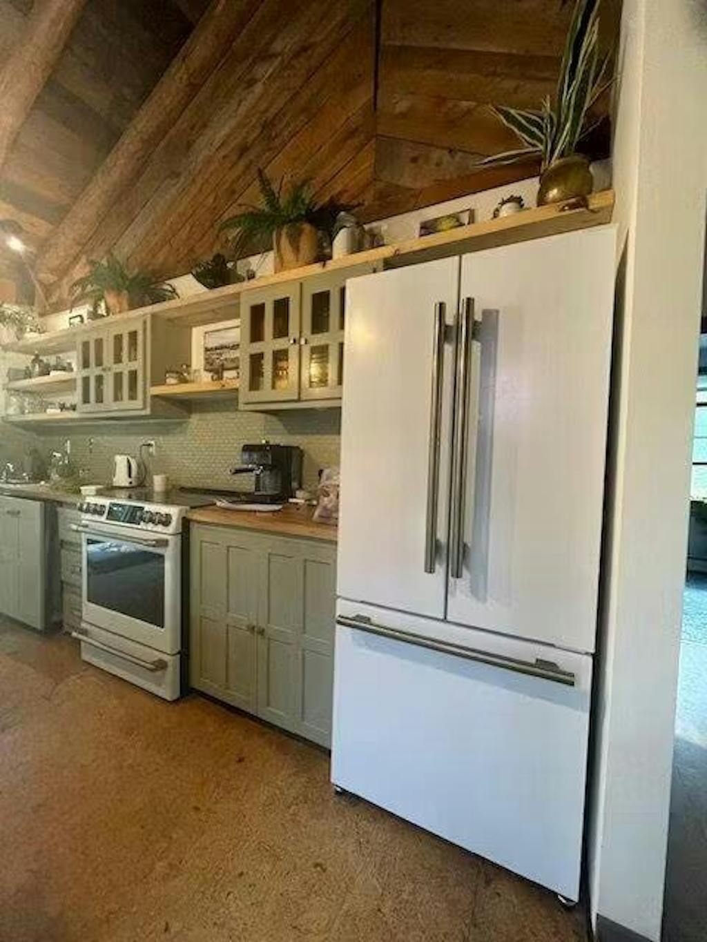 FORNO Gallipoli Espresso 30"-Wide White French Door Refrigerator with Bottom Freezer 17.5 Cu. Ft. Capacity - No Frost with Ice Maker, FFFFD1974-31WHT