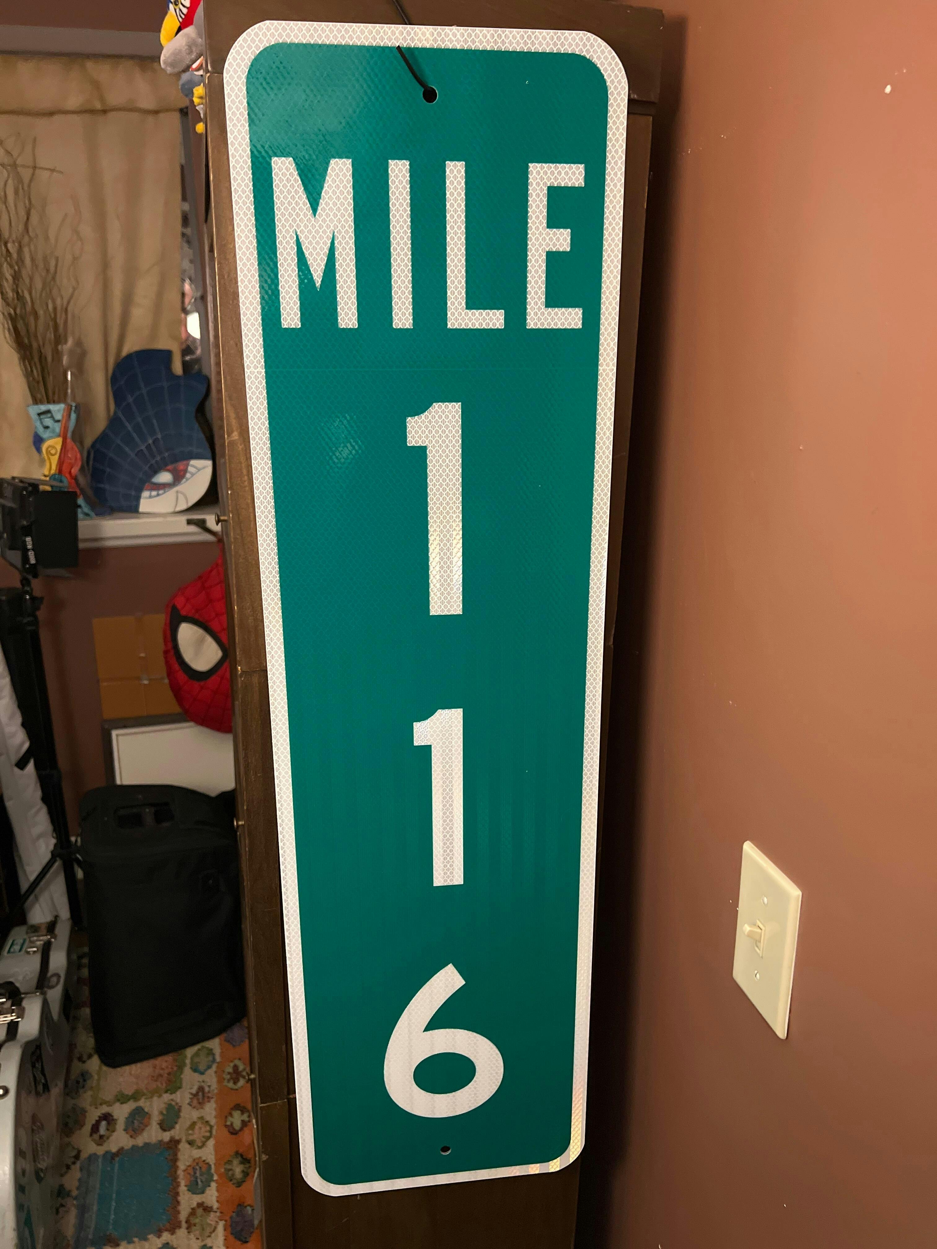 D9-9 Lodging Hotel Motel Sign
