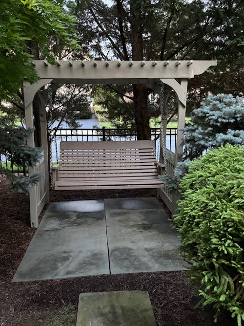 Berlin Gardens Vinyl Swing Arbor