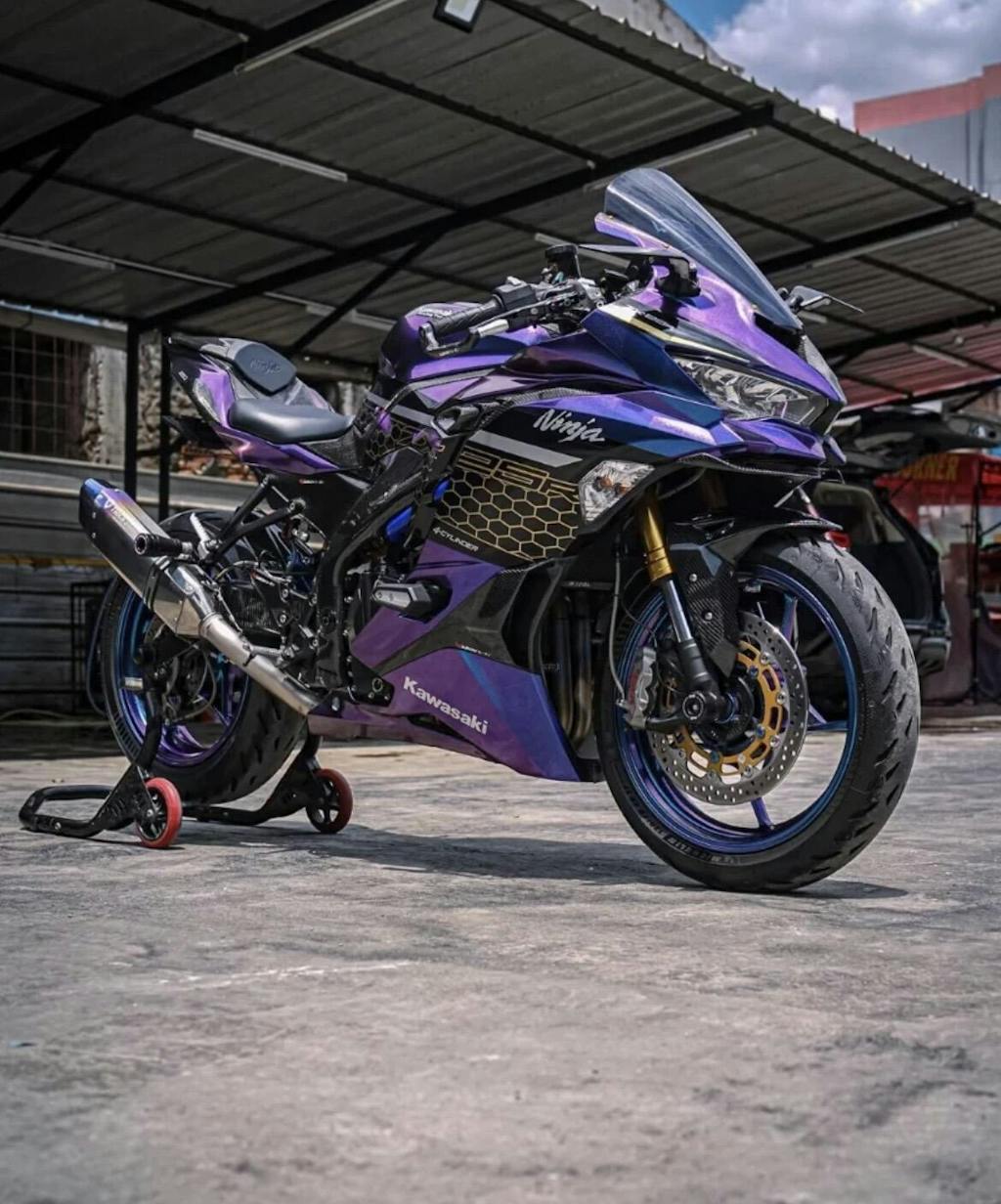 Amotopart 2019-2025 Kawasaki Ninja ZX25R ZX4R ZX4RR Black Sliver Fairing Kit