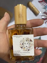 SUERO ACLARANTE Y REGENERADOR CON PÉTALOS DE ROSA