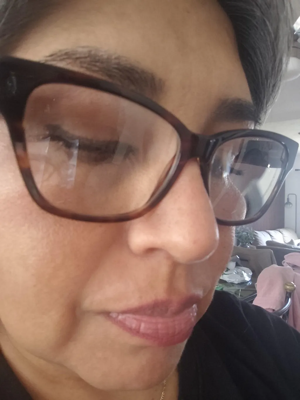 SUERO ACLARANTE Y REGENERADOR CON PÉTALOS DE ROSA