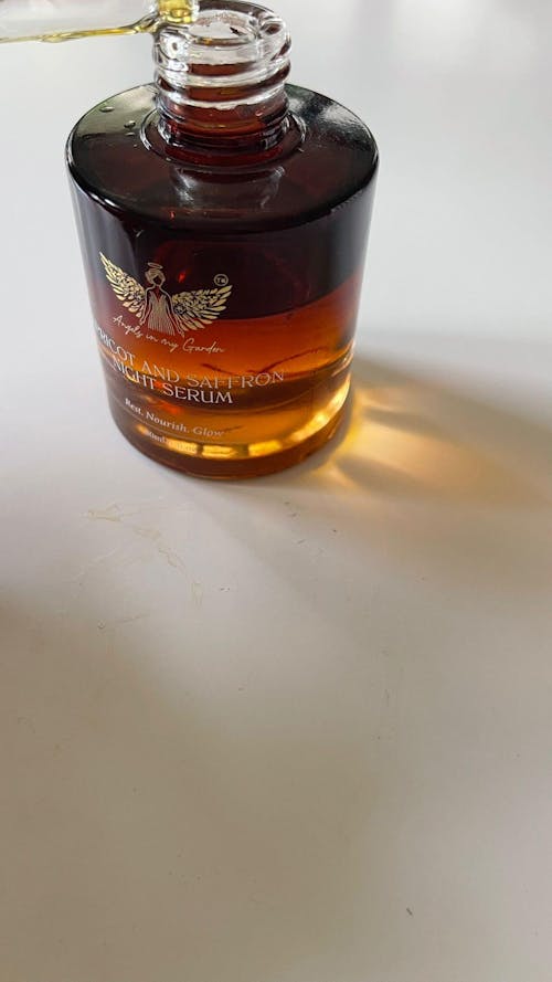 Apricot and  Saffron Night Serum