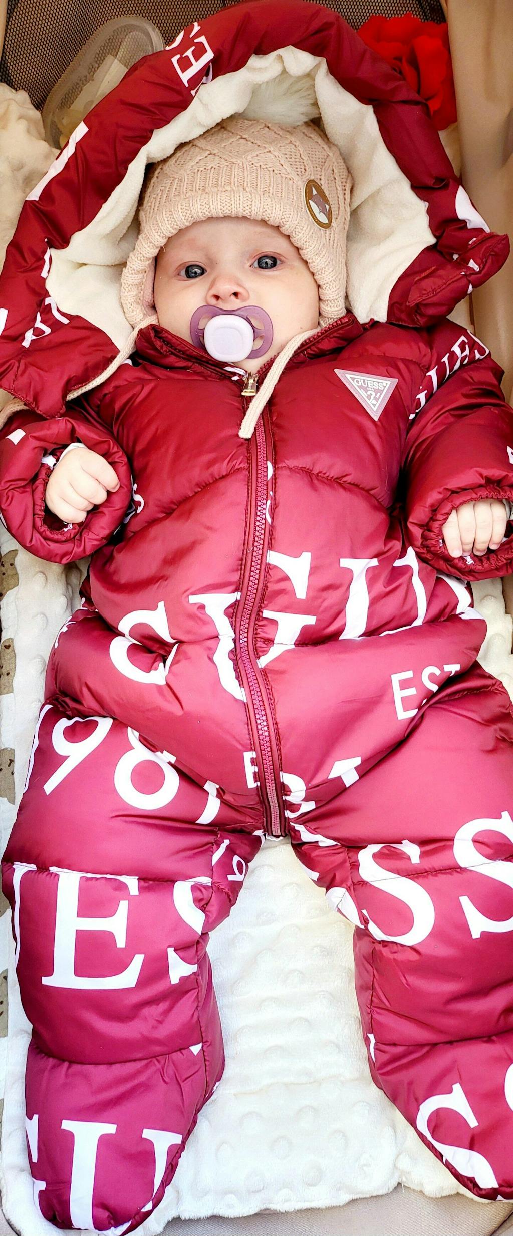 Combinezon Matlasat din Fas Grena cu Print Litere H5BW00 WCFM0 P54O Guess