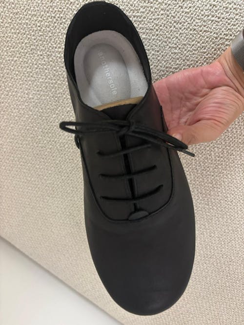 Lucie II - Smooth Black