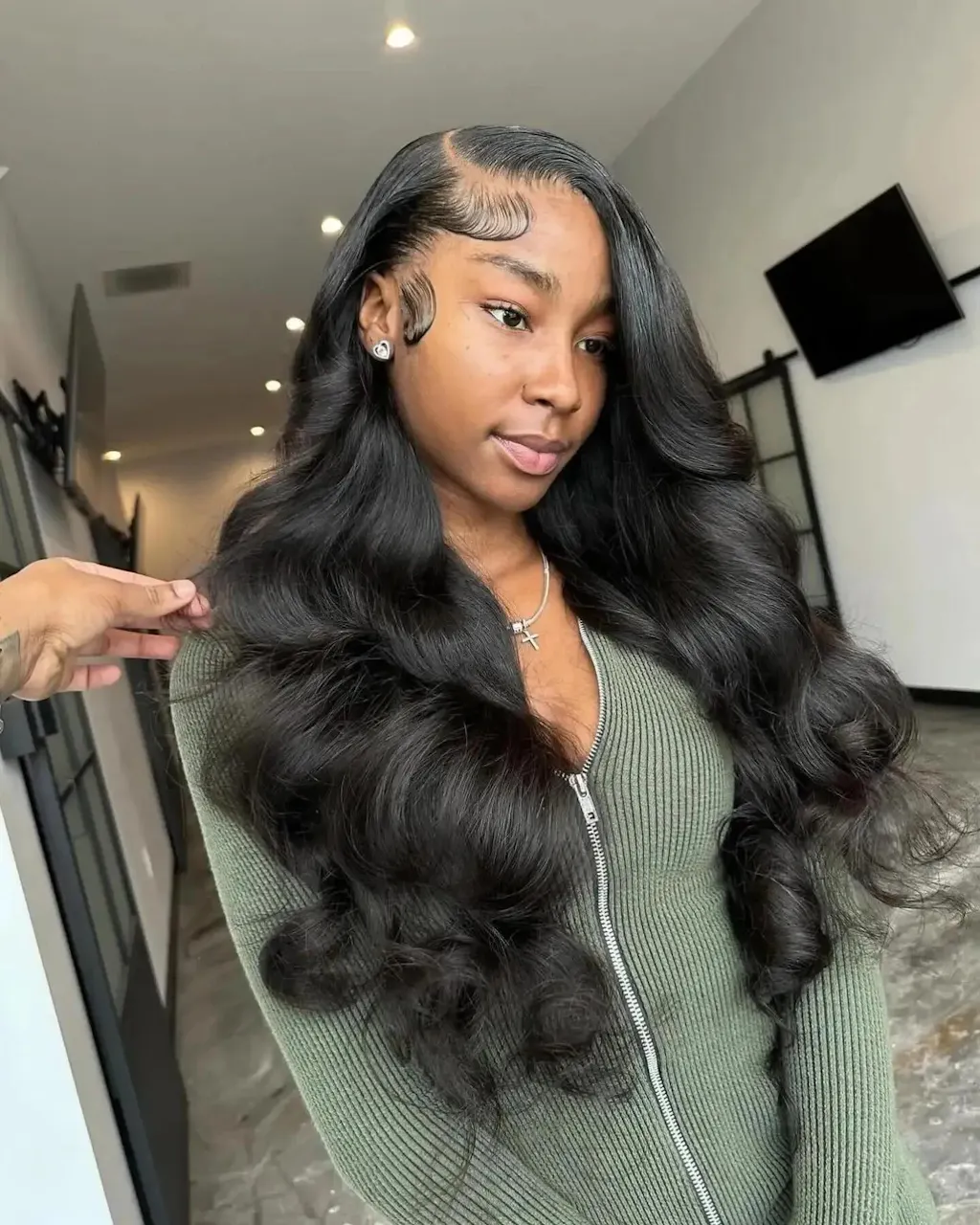 Arabella 6x5/13x4 Lace Glueless Loose Body Wave Wig Pre-cut Lace Natural Black Beginner Friendly