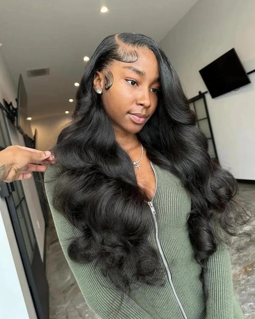 Blowout In Wavy Natural Black Glueless 6x5 Pre-Cut Lace Human Hair Wigs