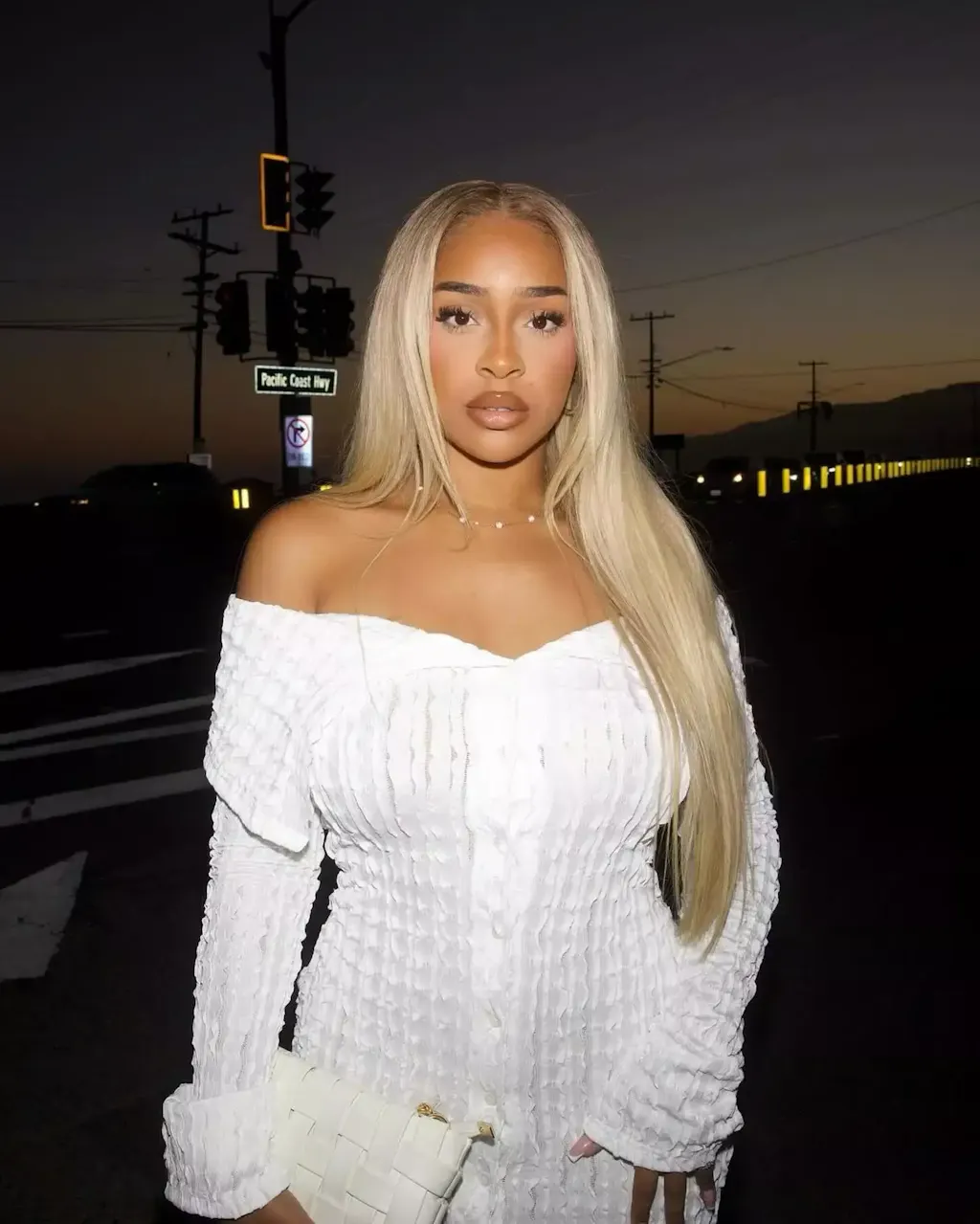 Arabella 13x6 Three-Go™ Ash Blonde Ombre Glueless Wig Silky Straight With Drawstring 100% Human Hair Wig