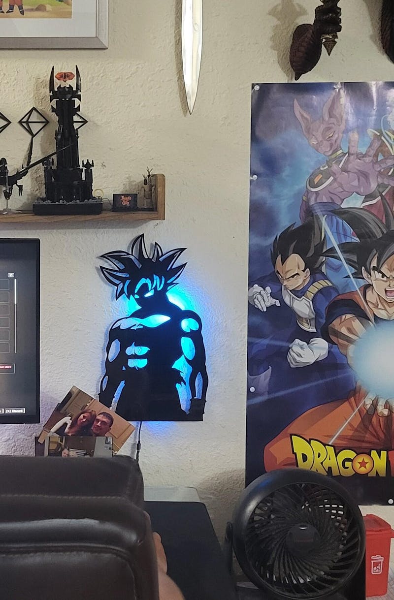 Goku v3 Silhouette Light