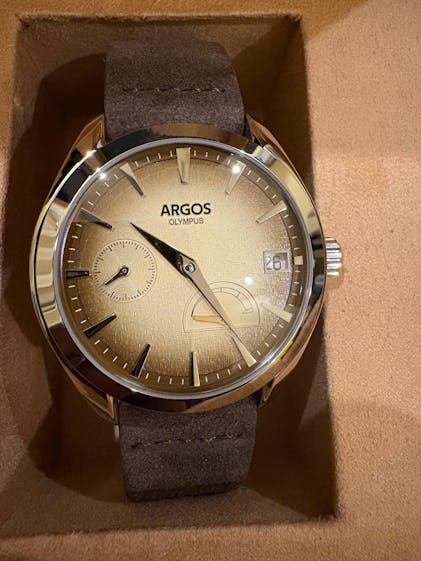 Discover the collection of premium mechanical watches by