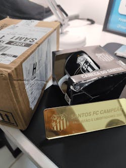 Exclusivo: Quadro de Medalhas Santos Multicampeão 2011 Libertadores e Paulistão Moldura de Madeira 33x33cm + *BRINDE 1x Caneca* - EDIÇÃO LIMITADA