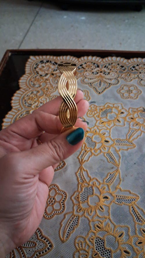 Ashara Twisted Gleam Bracelet