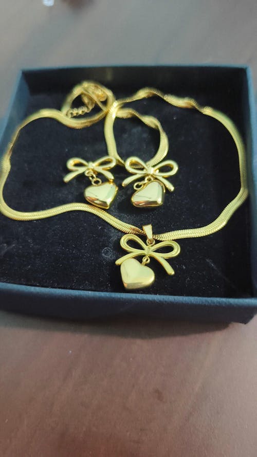 Ashara Heart Bow Earrings- Champagne Gold