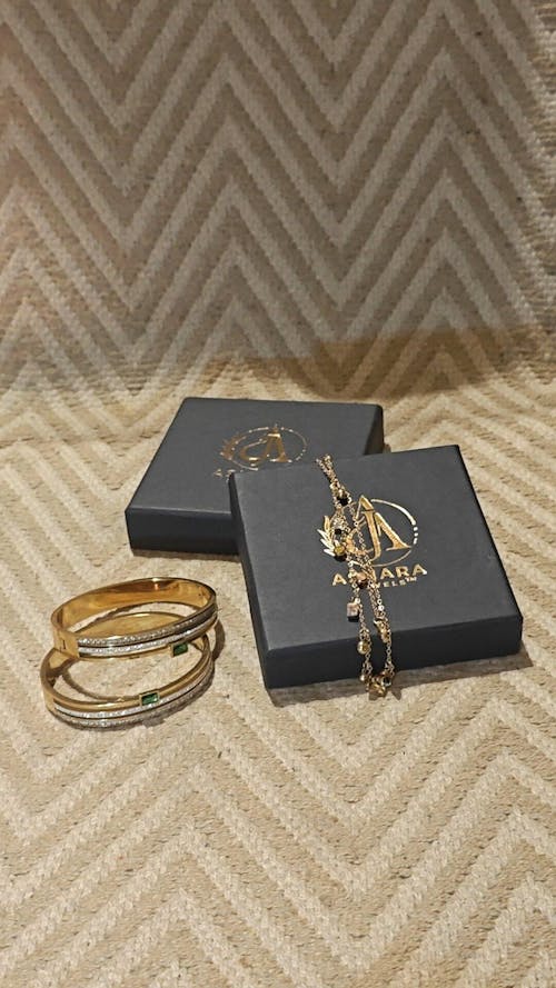 Emerald Stripe Bangle | Gold-Plated Modern Stone Bangle – Ashara Jewels