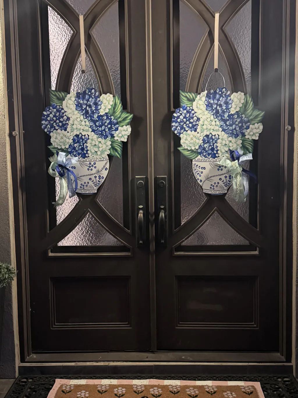 Ginger Jar with Hydrangeas - Door Hanger (UV Printed Only)