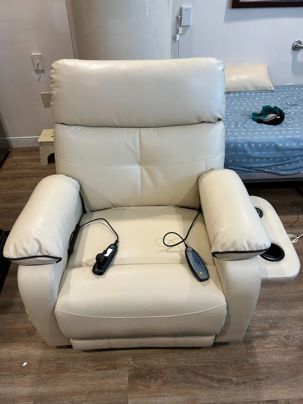 Infinite Position Power Lift Recliner Chair W/ Wireless Charger & Cup Holder, Vibration Massage & Heating, Genuine Leather