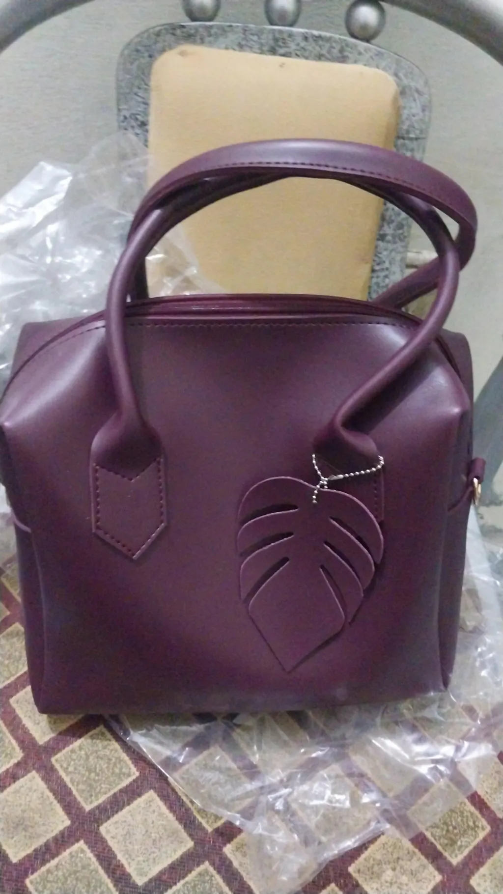 Burgundy mini bowling bag Maroon