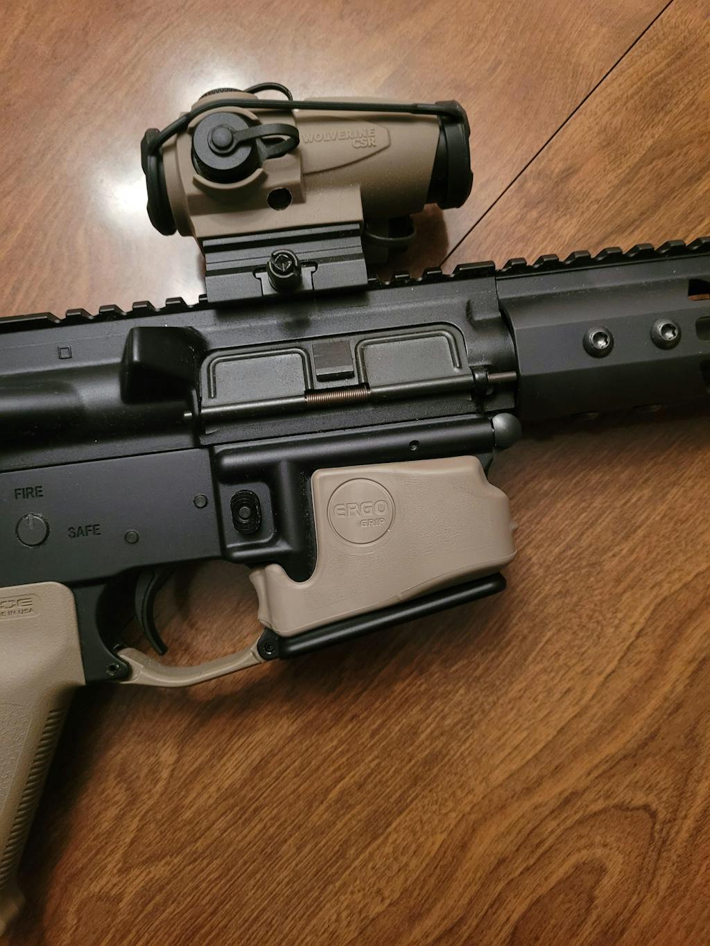 Ergo Never Quit Grip AR15 Mag Well Grip | AT3 Tactical