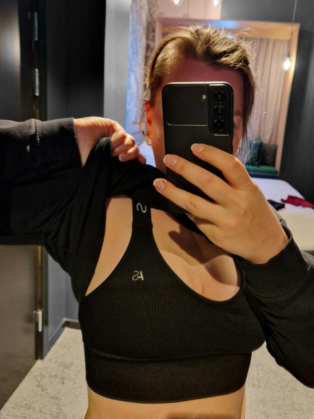 Top sportivo con spallini elastici design