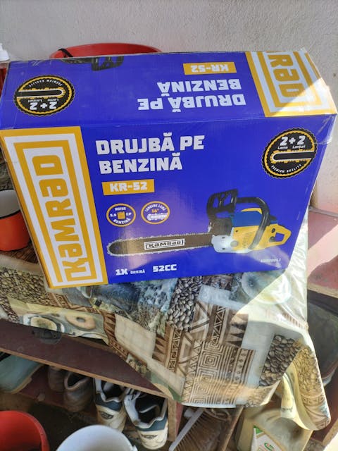 Drujba pe benzina Kamrad KR-52, 5.8CP, 52cc, 2 lame 2 lanturi