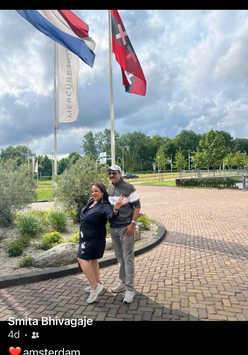 LUXURY IN LILY BLACK BLAZER