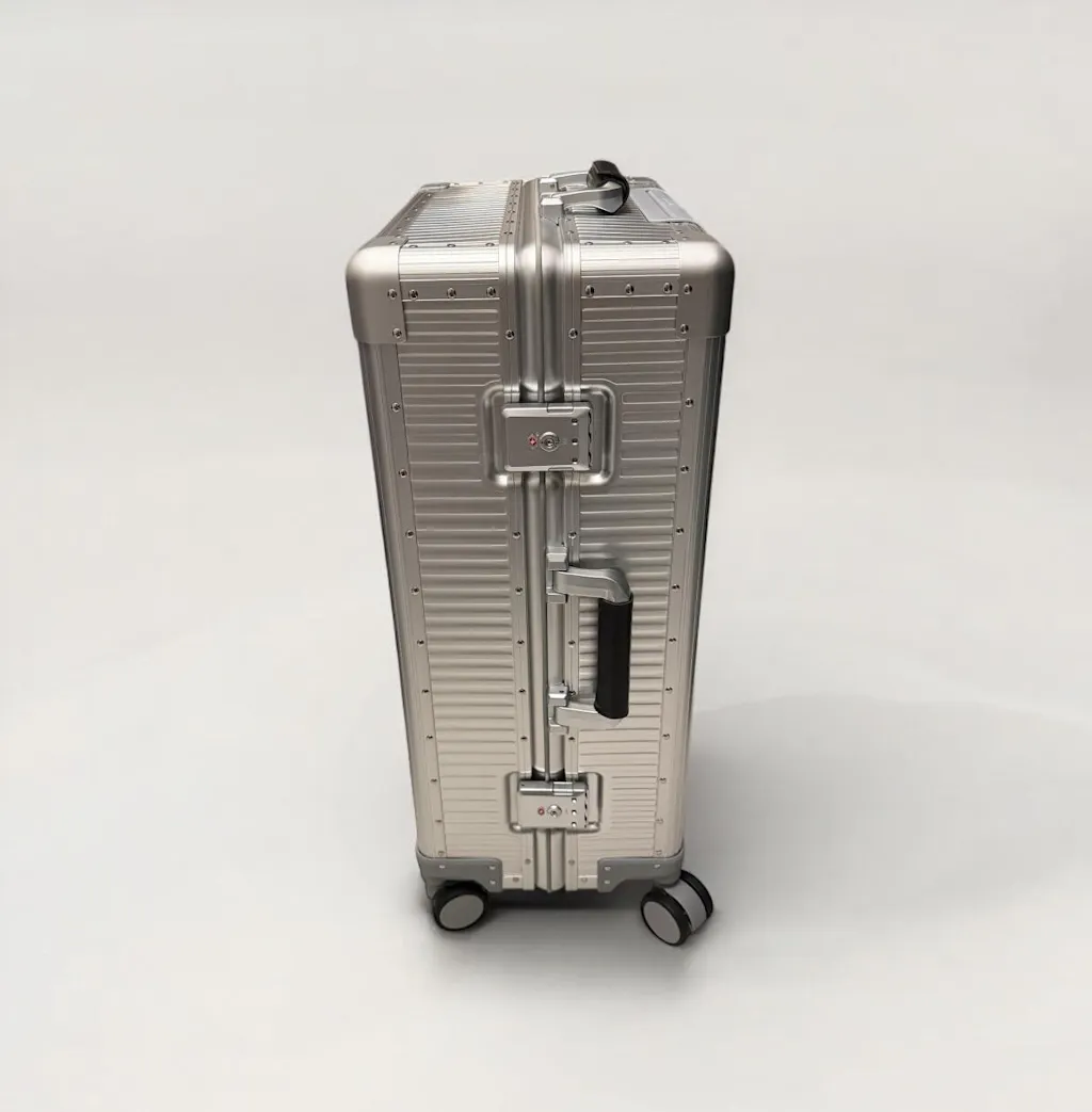 Stripe Aluminum Suitcase(Black) Op.13 (sku: OPAL2453) | aucentic