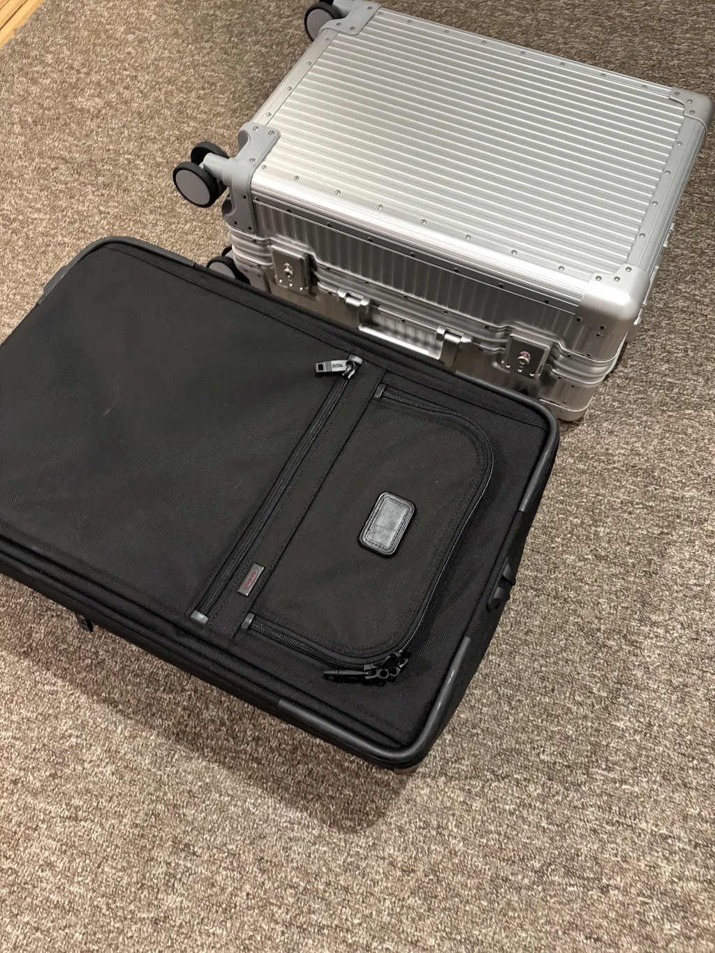 Stripe Aluminum Suitcase(Black) Op.13 (sku: OPAL2453) | aucentic