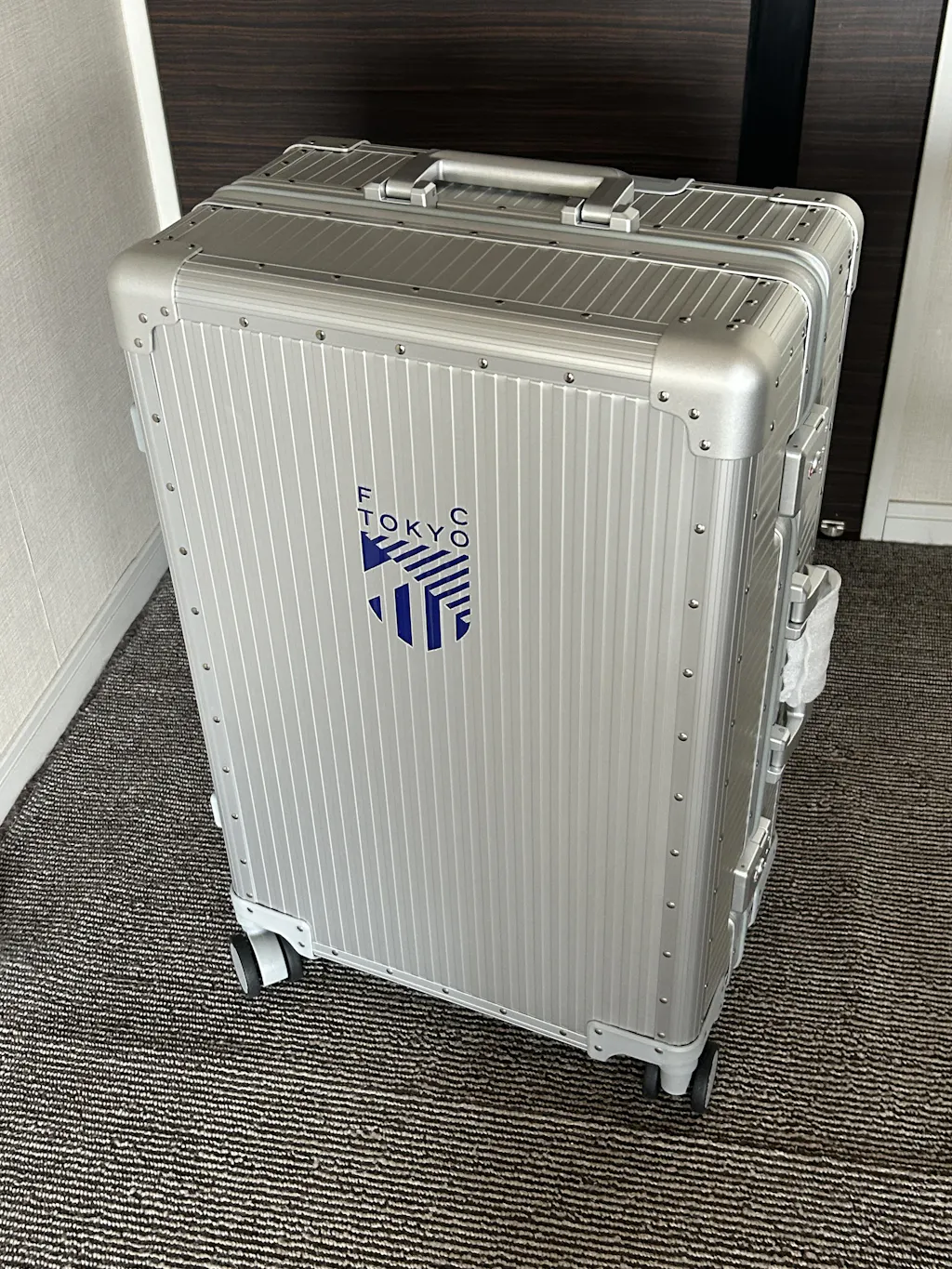 Stripe Aluminum Suitcase(Black) Op.13 (sku: OPAL2453) | aucentic