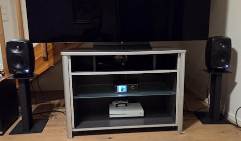 Genelec G Three aktiivikaiutin