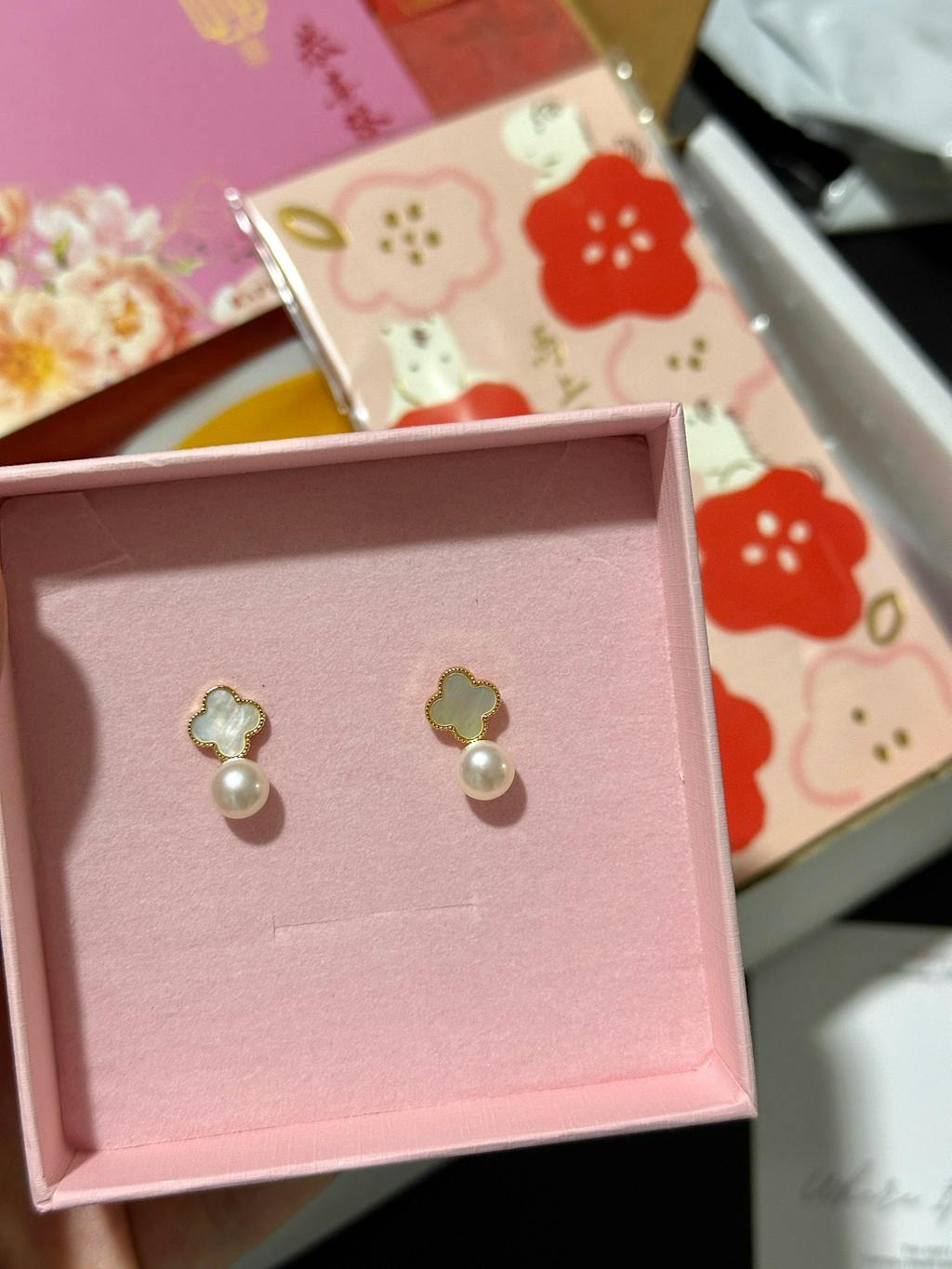 Vanya Clover Pearl Earrings