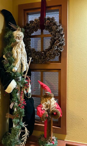 Signature Pinecone Wreath