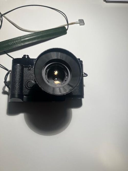 Gegenlichtblende für 28mm Weitwinkelobjektive mit Ø49mm Filtergewinde