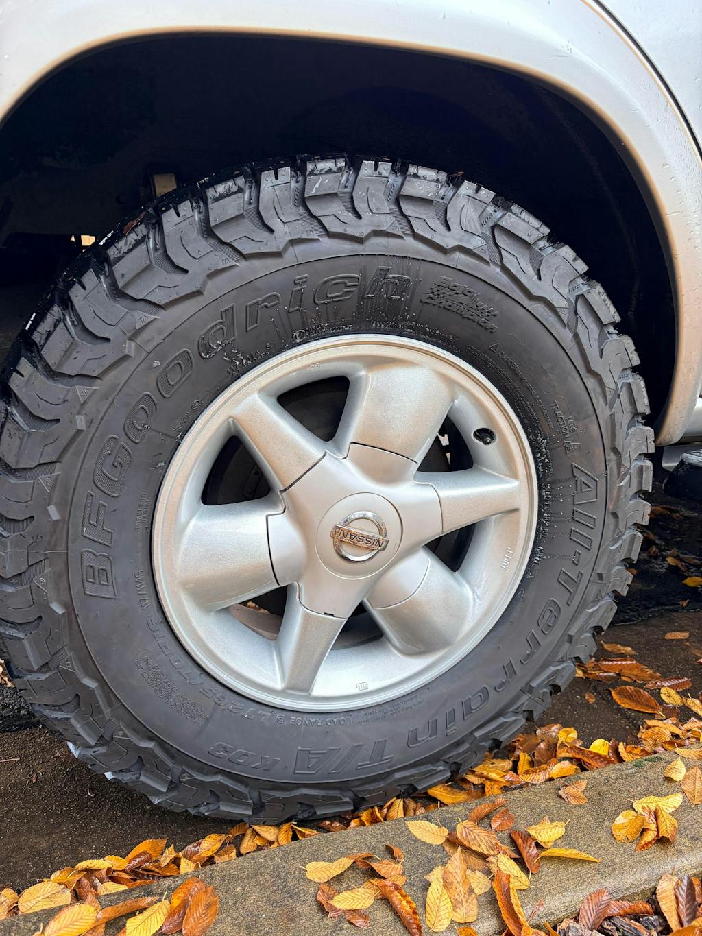 2002 Nissan Pathfinder 16" OEM Wheel Rim W62372S