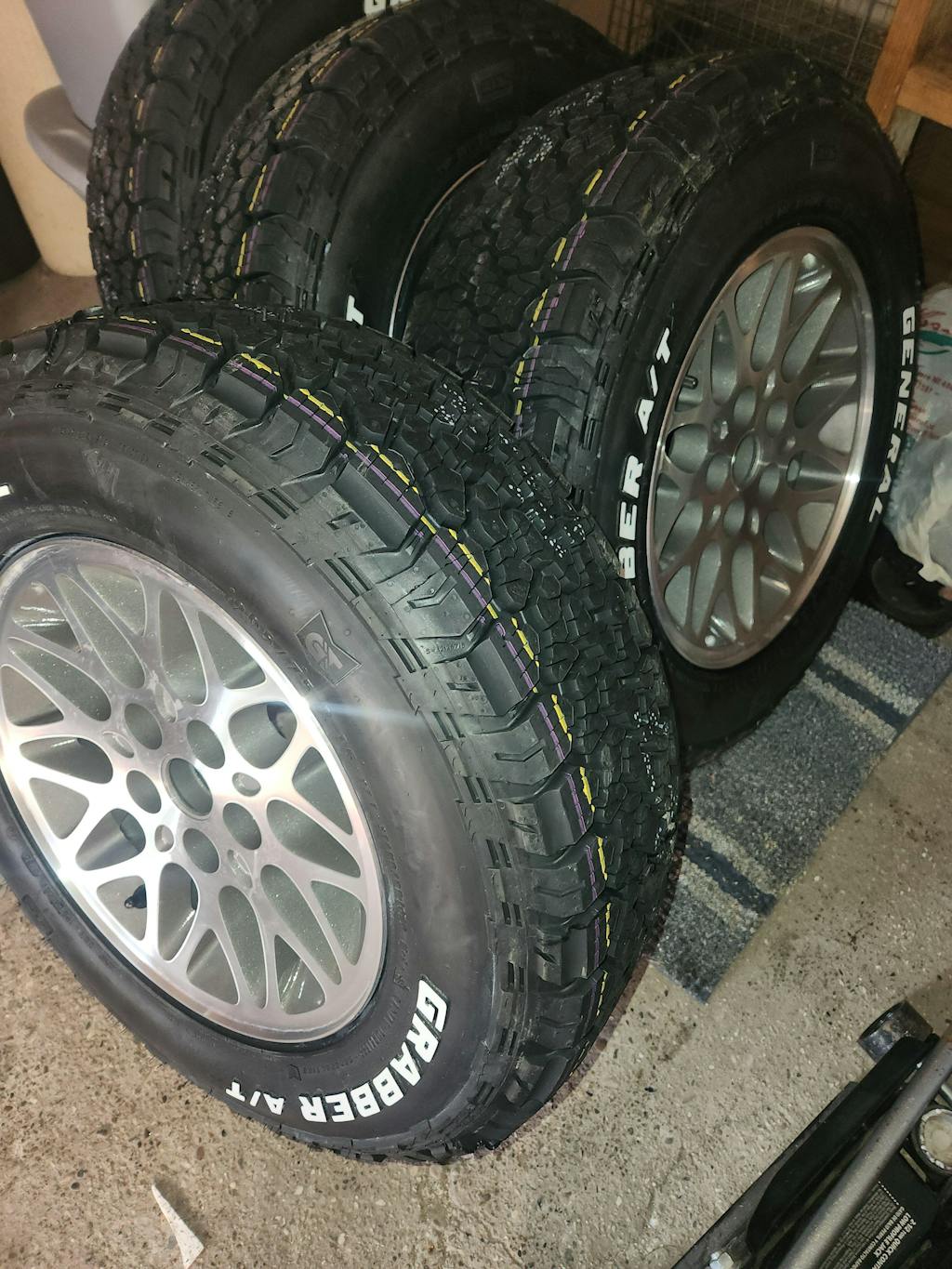 1993 Jeep Grand Cherokee 15" OEM Wheel Rim W9011MC