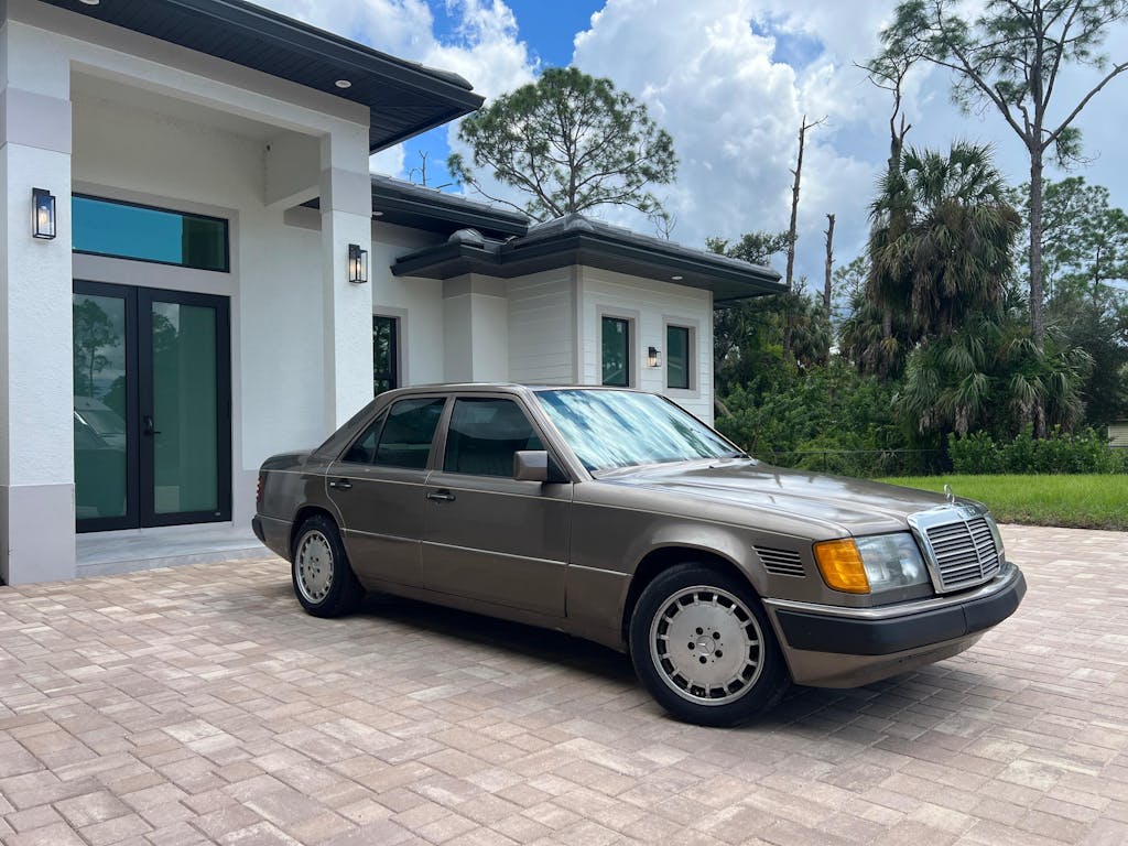 1991 Mercedes 500 16" OEM Wheel Rim W65147S