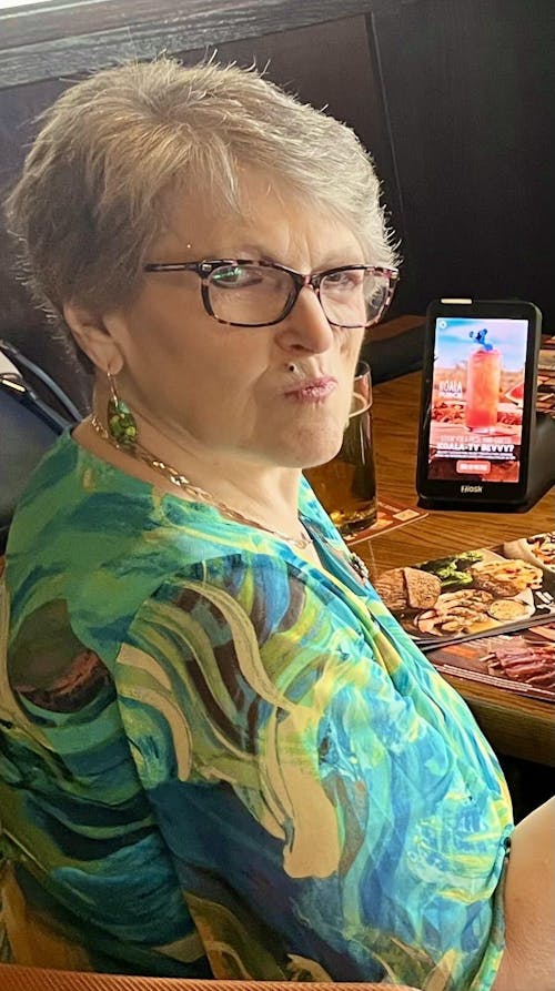 Elegant Earrings with Multicoloured Enamel in Gold