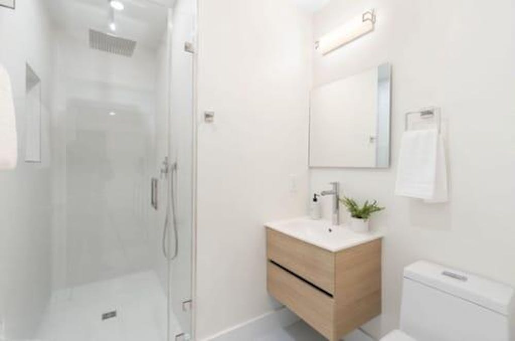 24 Inch Light Oak Veneto Floating Bathroom Vanity with Countertop