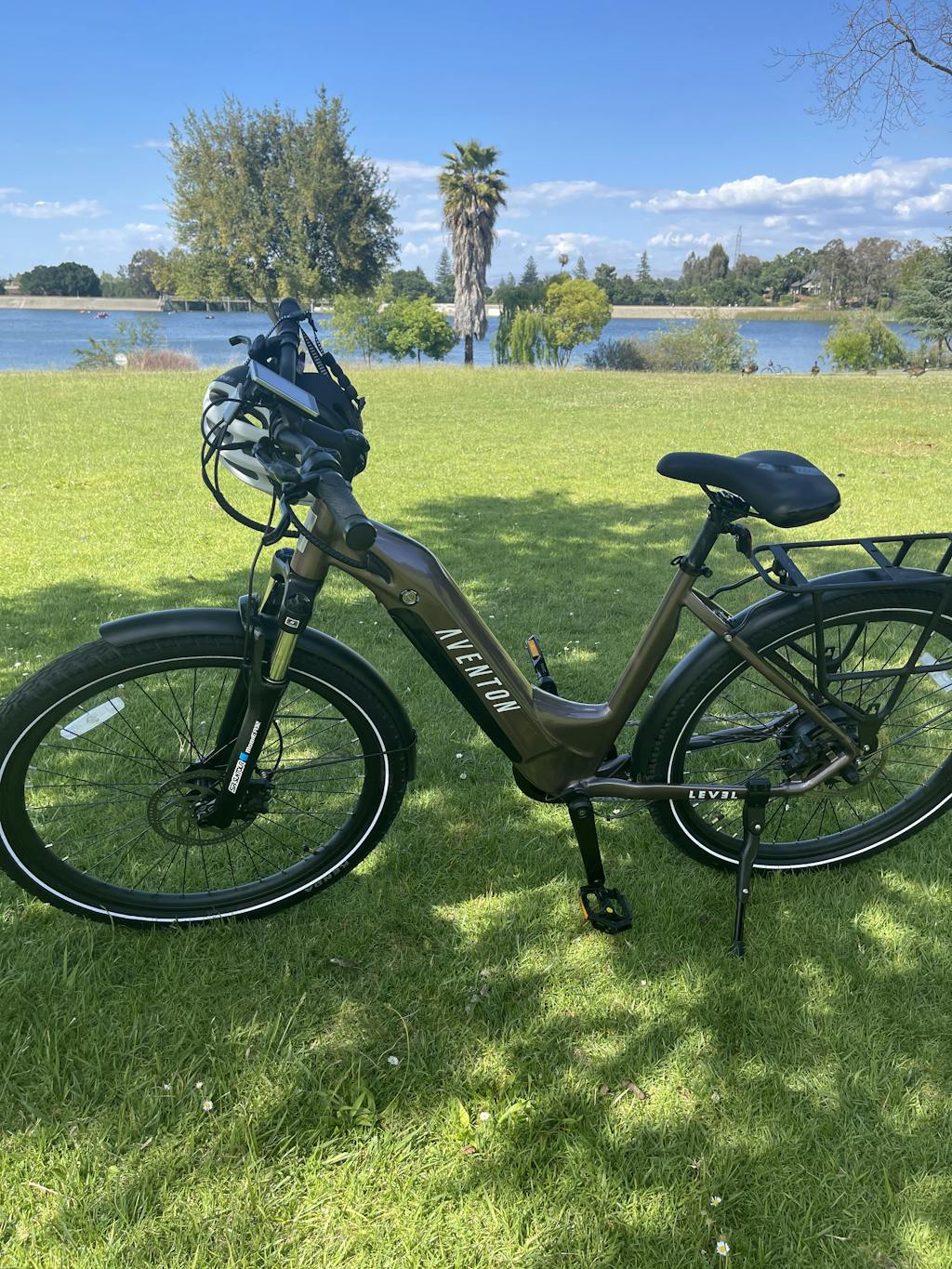 Best Commuter ebike Aventon’s New Level Commuter Electric Bike