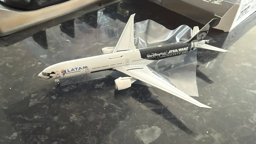EW477W007 | JC Wings 1:400 | Boeing 777-300ER LATAM PT-MUA